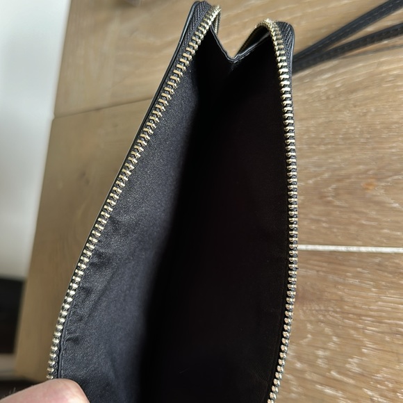 Barney New York, beautiful saffiano  leather clutch wristlet silver zipper - Picture 7 of 9